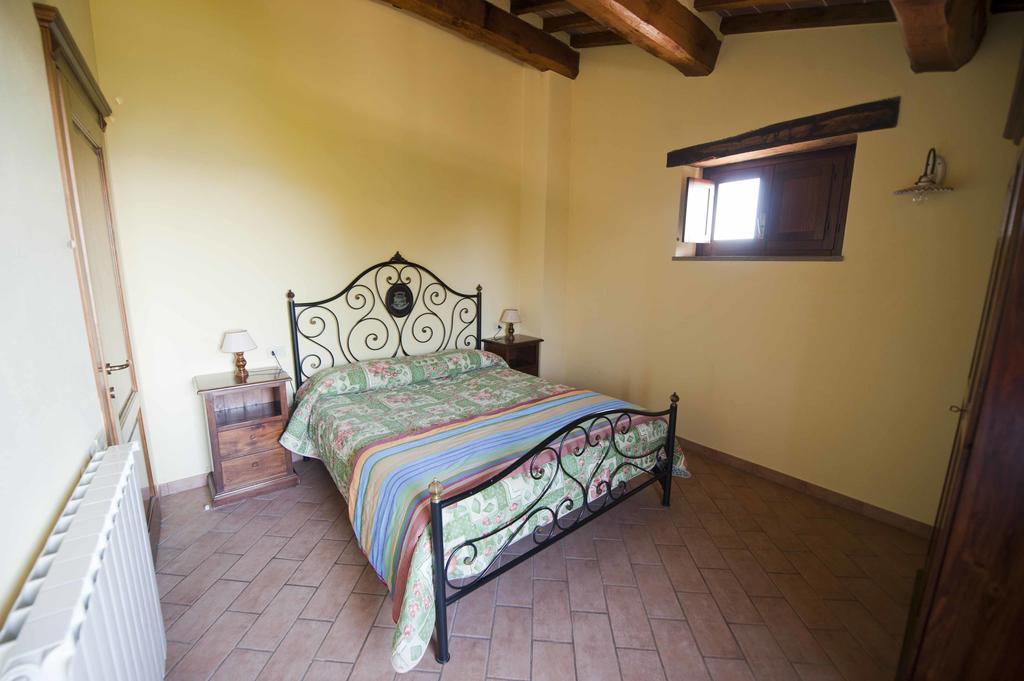 Agriturismo Tenuta Di Biscina Экстерьер фото