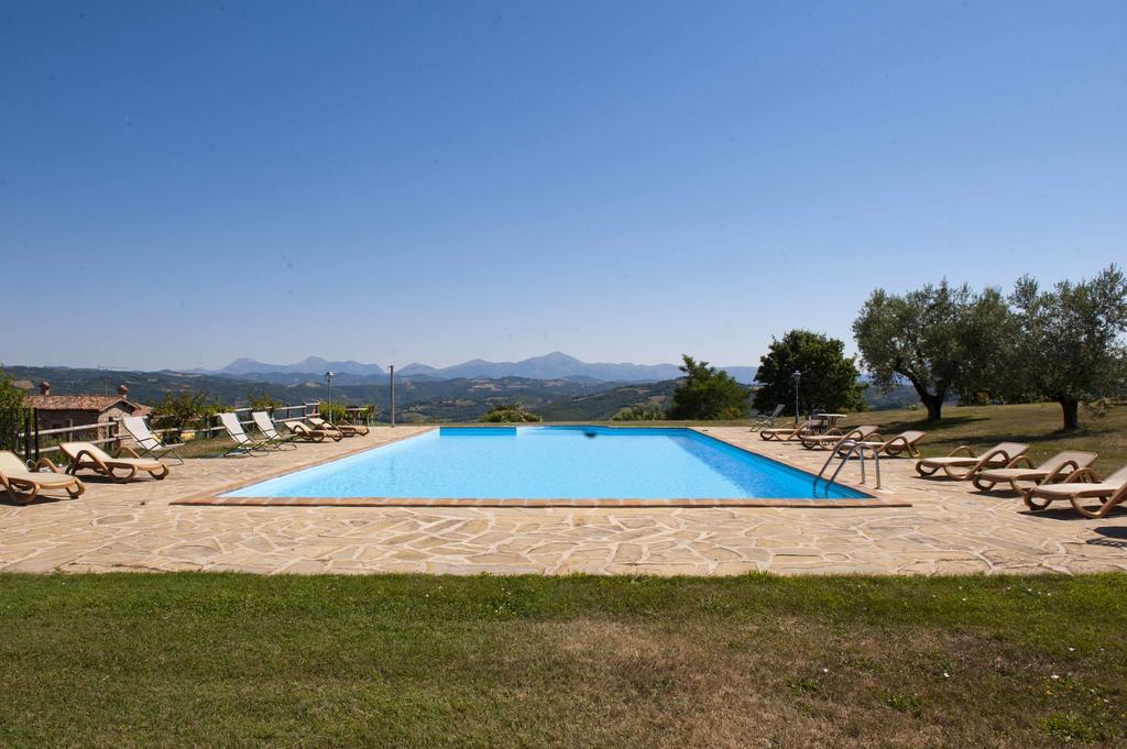 Agriturismo Tenuta Di Biscina Экстерьер фото