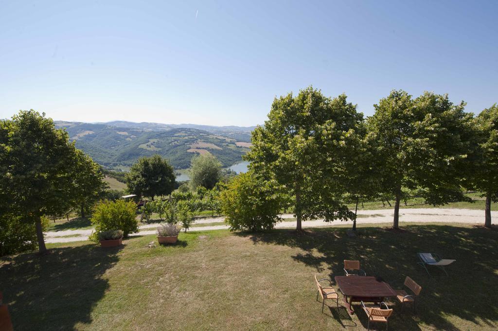 Agriturismo Tenuta Di Biscina Экстерьер фото