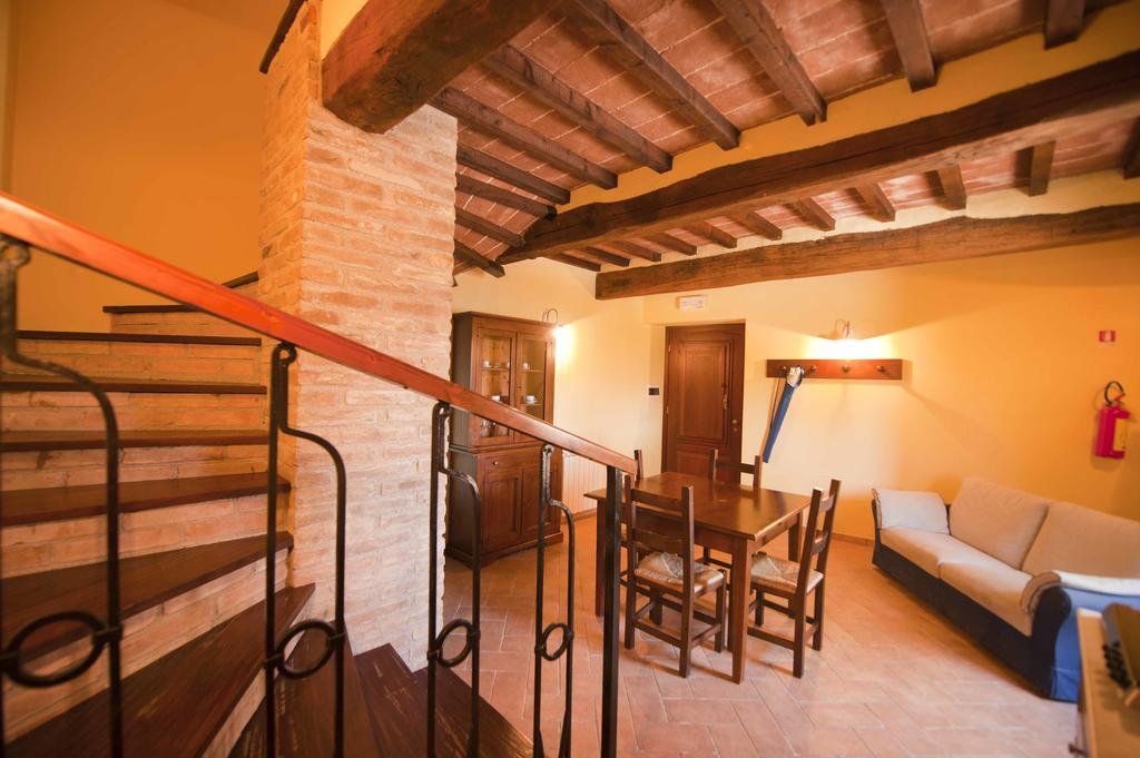 Agriturismo Tenuta Di Biscina Номер фото