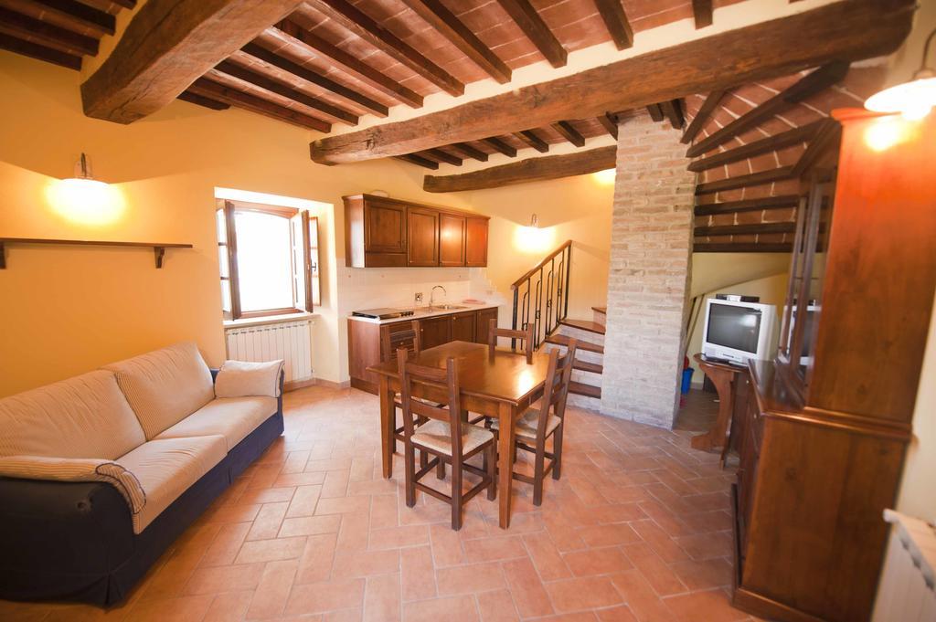 Agriturismo Tenuta Di Biscina Номер фото
